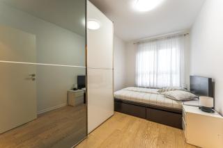 Flex SelfCheckIns 170 - Zagreb - Bedroom - Parking - Loggia - Zagreb - 8