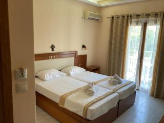 Castello Rosso Hotel - Nea Stira - 9