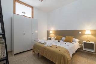 Home2Book Charming Rooftop Vibes Apartment - 8