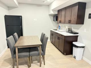 Beautiful 2 bedrooms Basement suite - Airdrie - 6