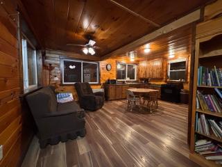 Cute 3 bedroom cabin on a farm - - 6