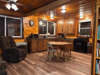 Cute 3 bedroom cabin on a farm - - 5