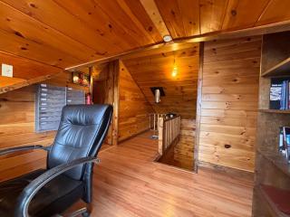 Cute 3 bedroom cabin on a farm - - 2