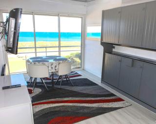 Studio vue mer acces direct à la plage avec parking - 9