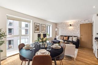 2 Bed Next River Thames fast Access Central London - 0