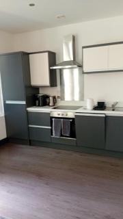 Liverpool Centre Apartment With Balcony & Parking - Liverpool - 1