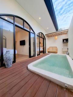 Cerita Kita Villa 2 Bedroom by Staycation Villa Jogja - 2