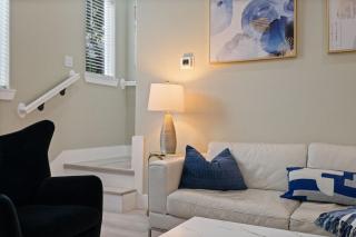 New & Central 2BR Home with Patio - Austin - 4