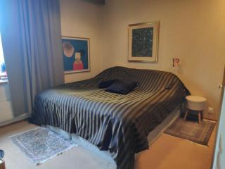 Next door to the President, 70's vintage luxury - 2