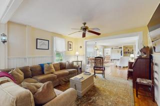 Beach House - Oak Bluffs - 9