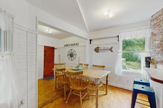 Beach House - Oak Bluffs - 5