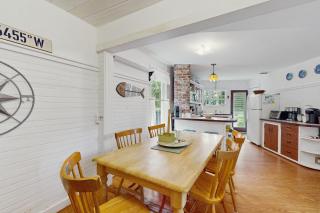 Beach House - Oak Bluffs - 4