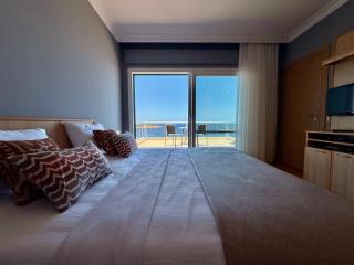 Miromara Hotel Pool Bar - Karaburun - 1
