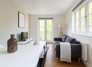 2 Bed Balcony Flat in Fulham - London - 0