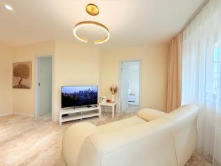 Modern 2BR Next to Dept Store - Ulaanbaatar - 8