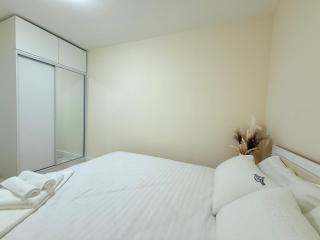 Modern 2BR Next to Dept Store - Ulaanbaatar - 5