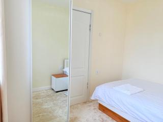 Modern 2BR Next to Dept Store - Ulaanbaatar - 2
