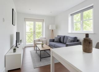 2 Bed Balcony Flat in Fulham - 3