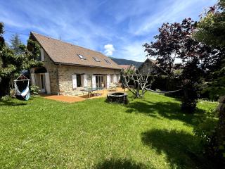 Jolie Maison En Pierres - - 0