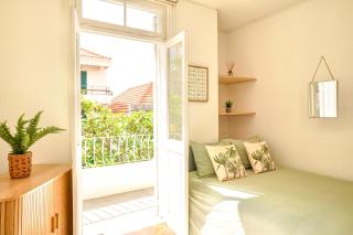 Sunny Room with Workspace, AC & Sea View Balcony - 4