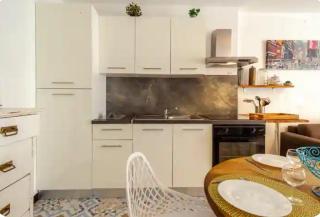 "Le Transversal 1" -Balcon-Garage privé optionnel -Centre historique-Plages à 21km ! - 2