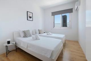 Urban Condo 10th Floor - 2 Bdr - 3