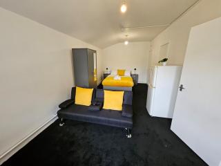 Studio Flat - Kitchen, Parking, Washer - Liverpool - 4