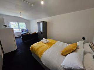 Studio Flat - Kitchen, Parking, Washer - Liverpool - 2