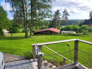 Bright comfortable guest suite close to both swimming, nature and city - Ödsmål - 8