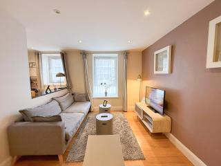 Chic 2-bedroom flat with FREE Wi-Fi, Washer-Dryer in Vauxhall near The Oval - Londra - 0