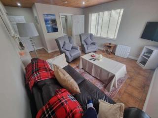 Oyster Hideaway - 1 Bedroom Apartment - Sleeps 2 - Galway - 0