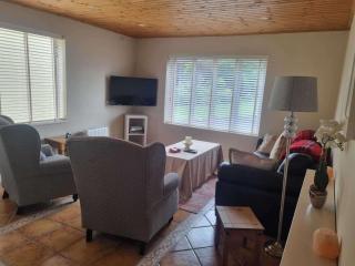 Oyster Hideaway - 1 Bedroom Apartment - Sleeps 2 - Galway - 2