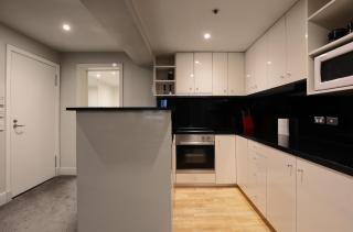Cozy 1 Bedroom Apartment With Pool And Gym - Melbourne - 6