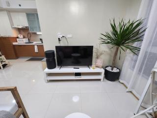 Cozy 1BR Condo in Mandaluyong City with City Skyline View - Manila - 4