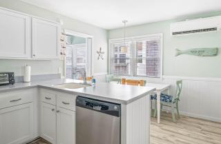 Coastal Condo - Close to Beach & Entertainment - Rehoboth Beach - 1