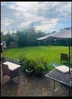 Spacious 2 bedroom property - 2