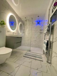 Dagenham 3-Beds Sleeps 5 12 min walk to Metro - Dagenham - 1