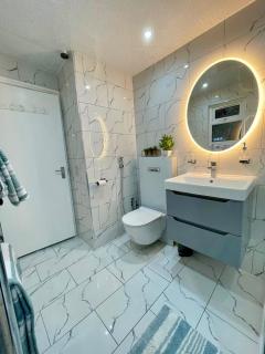 Dagenham 3-Beds Sleeps 5 12 min walk to Metro - Dagenham - 2