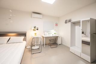 Serene Gray Retreat - 8 min walk from the subway station - 8
