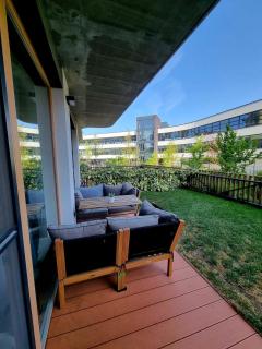 Apartment with Green Terrace and Free Parking - Trnávka - 1