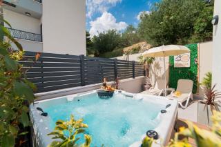 Luxury Apartments Karigo - Makarska (Macarsca) - 0