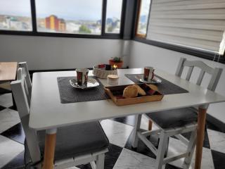 A central and bright apartment with a beautiful view - Ushuaia - 0