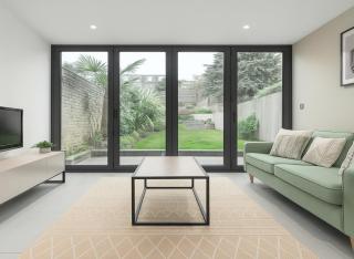 2 Bed Garden Flat in Acton - Londra - 0