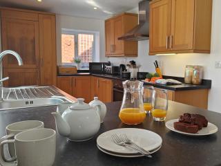 3 Bed in Aberaeron 95971 - Aberaeron - 1