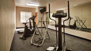 Best Western Fort Worth Inn & Suites - Fort Worth - 4