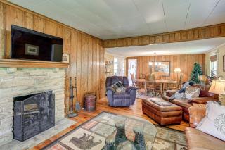 Near Blue Ridge Parkway Galax Home with Mtn Views! - Galax - 7