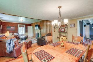 Near Blue Ridge Parkway Galax Home with Mtn Views! - Galax - 3