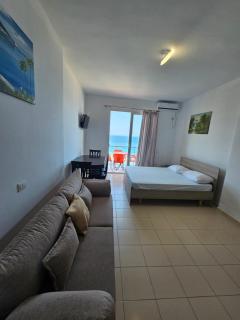 River Sea View Studio - Sarandë - 6