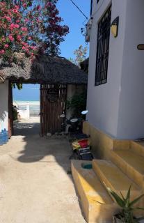 Ceco Beach House - Mfumbwi - 7