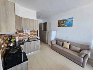 River Sea View Studio - Sarandë - 1